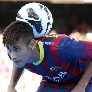 夜读绿茵场上的坚守，当足球成为动荡时代的慰藉