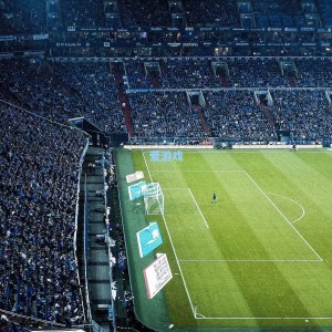 姆伯莫谈新星梅努，成长之路尚远，更衣室钢琴才艺暂未展露